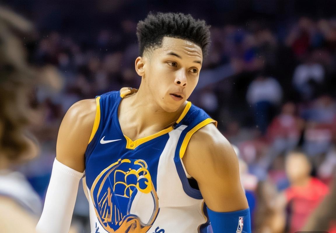 杨瀚森季前赛首秀遗憾犯满 勇士队21分大逆转胜开拓者 库里11分团队发力